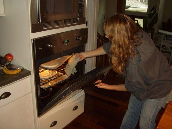 Family Has To Pick Sides After Woman Refuses To Bake More Cakes For Cousin After She Disappeared When She Had To Pay For The First One Family Has To Pick Sides After Woman Refuses To Bake More Cakes For Cousin After She Disappeared When She Had To Pay For The First One