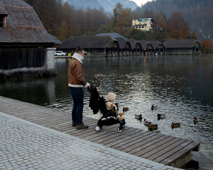 Woman Embarrasses Herself By Confronting Coworker About Him Being Gay Even Though He Isn't Woman Embarrasses Herself By Confronting Coworker About Him Being Gay Even Though He Isn't