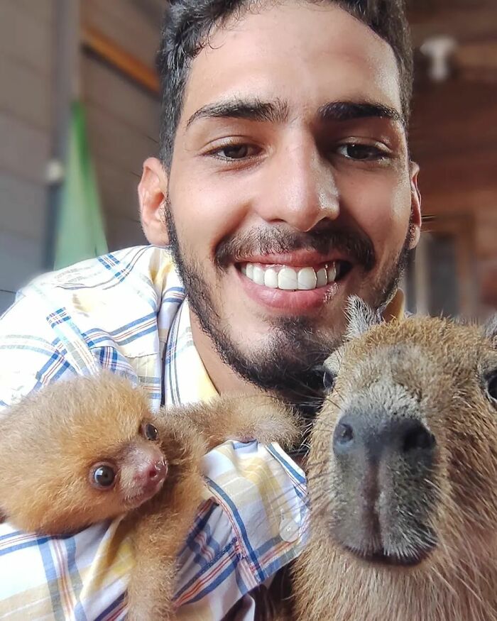 This Man From Brazil Who Lives On A Farm Shares A Beautiful Bond With A Rescued Capybara This Man From Brazil Who Lives On A Farm Shares A Beautiful Bond With A Rescued Capybara
