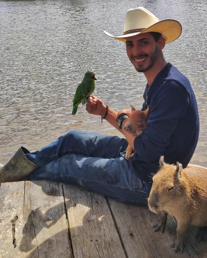 This Man From Brazil Who Lives On A Farm Shares A Beautiful Bond With A Rescued Capybara This Man From Brazil Who Lives On A Farm Shares A Beautiful Bond With A Rescued Capybara