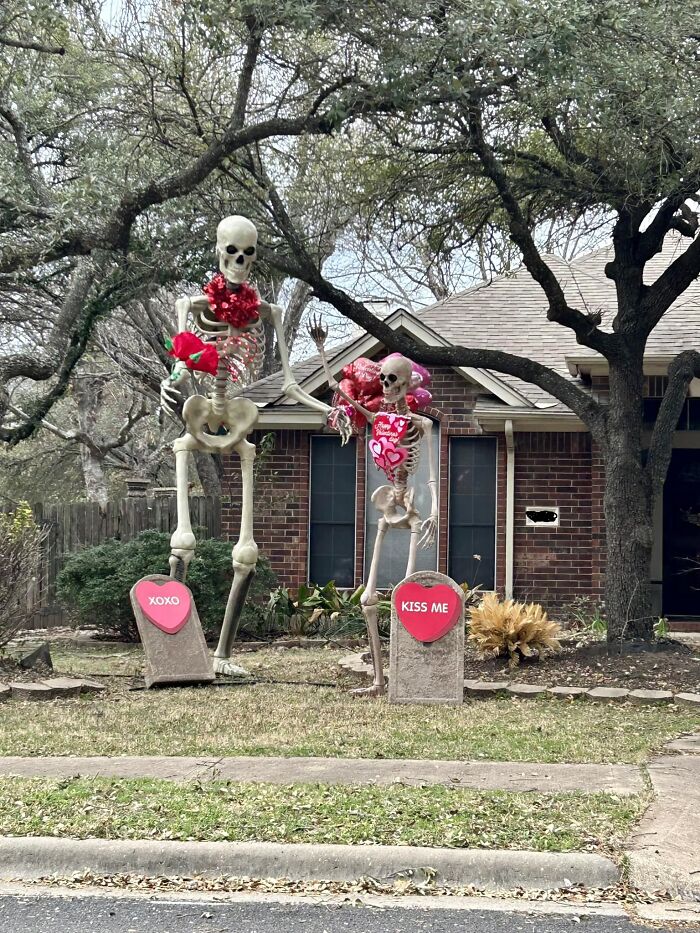 A House In My Neighborhood, Aka "Eternal Love"