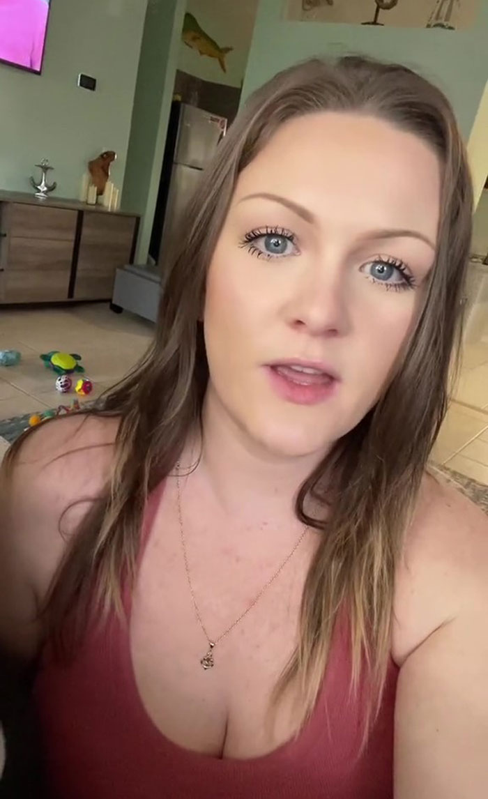 Bride Livid MIL Shows Up In A Near-Identical Wedding Gown And Starts Gaslighting Her Bride Livid MIL Shows Up In A Near-Identical Wedding Gown And Starts Gaslighting Her