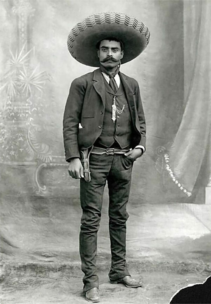 C. 1911. El revolucionario mexicano Emiliano Zapata, Cuernavaca, México