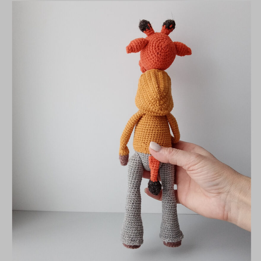 I Crocheted A Stylish Giraffe.
