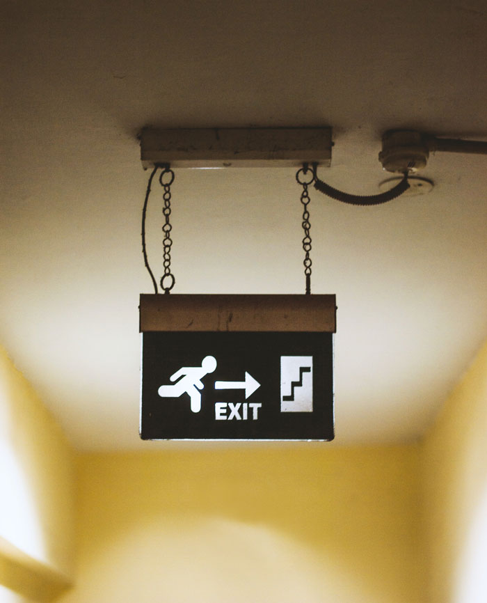 Moneyed Friend Quietly Bails, Knowing That Pals Who Over-Ordered Will Expect Them To Split The Restaurant Bill Moneyed Friend Quietly Bails, Knowing That Pals Who Over-Ordered Will Expect Them To Split The Restaurant Bill