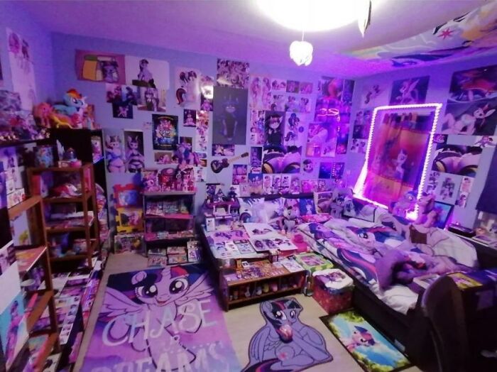 Hay un hacker de Tf2 llamado “Twilight” y esta es una foto real de su habitación 