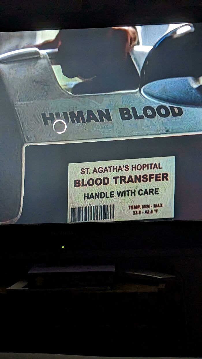En el episodio 3 de la temporada 10 de Supernatural, "Hospital" está mal escrito