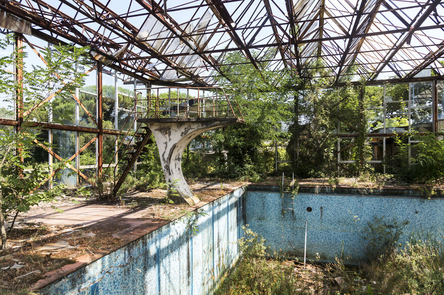 "Naturalia: Chronicle Of Contemporary Ruins" By Jonathan 'Jonk' Jimenez, 2021