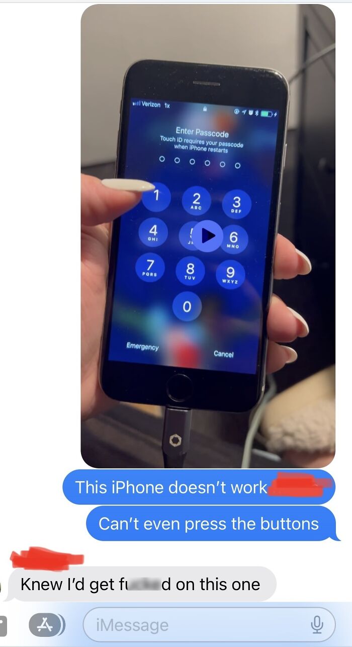 When Your Unemployed Brother Finds Your 6 Year Old (Broken) iPhone To Give His Daughter As Her Main Christmas Gift, And Then Finds Out It’s Broken…it Turns Into Your Fault, Naturally