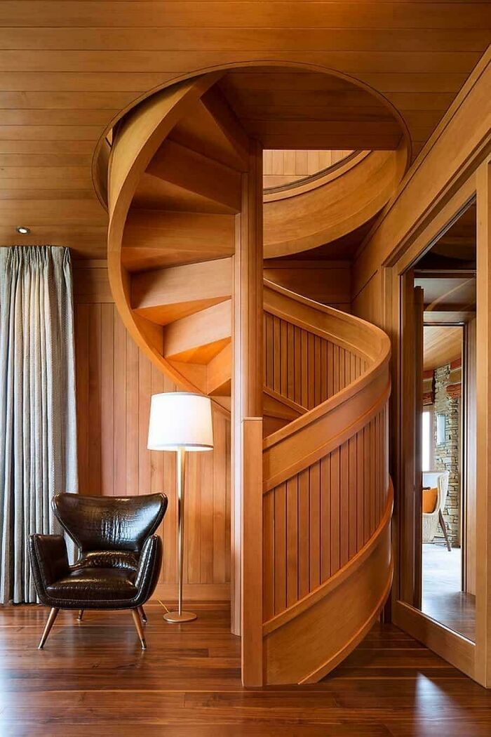 Escalera de caracol de madera