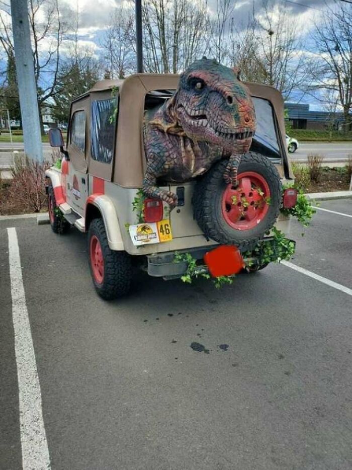 The Ultimate Jurassic Park Jeep