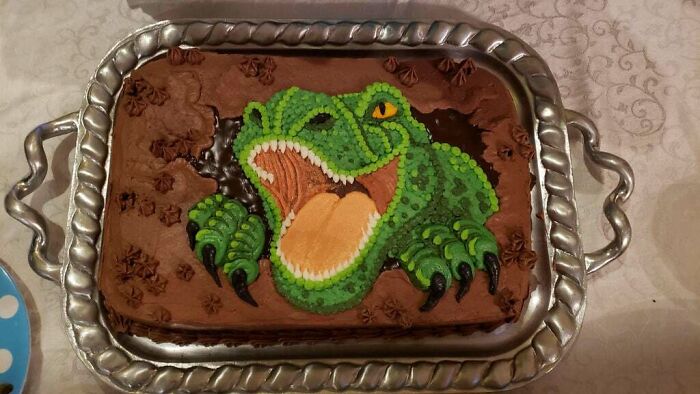 This Dinosaur Cake