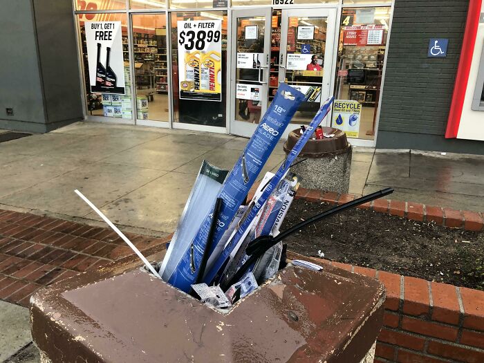 It’s Raining For The First Time In A While In Los Angeles. This Is The Trash Can Outside Autozone