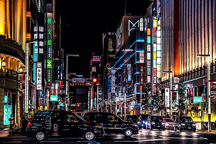 The Busiest Shopping Area In Tokyo Is Ginza