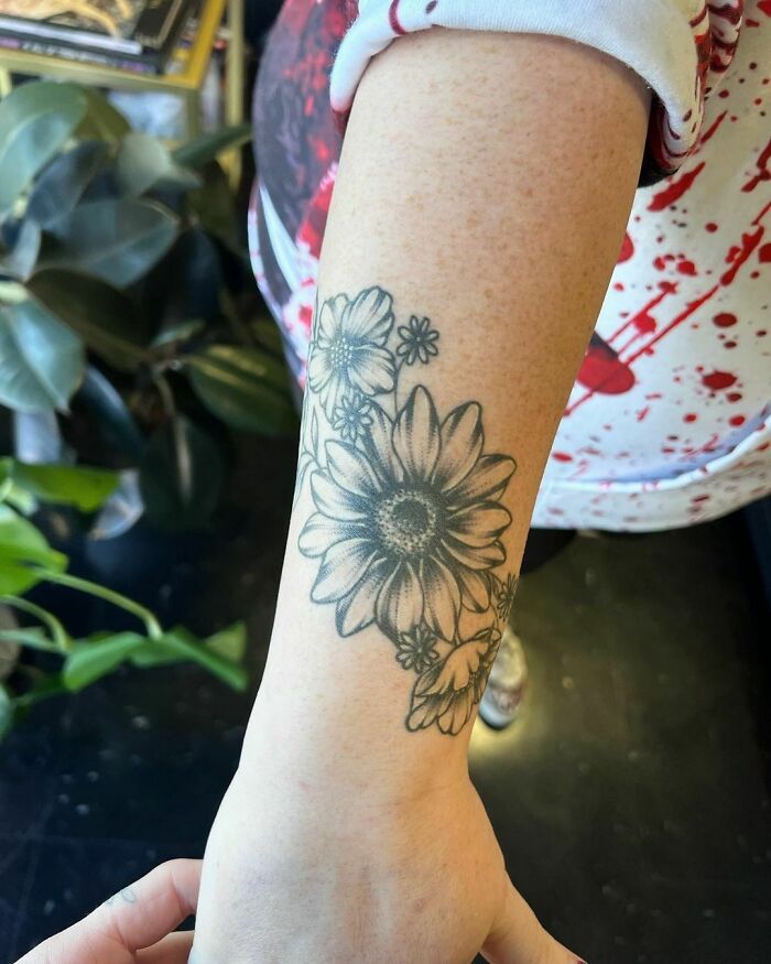 Got To See This Floral Wrap For Holly All Healed Up