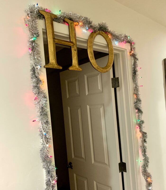 Decided To Decorate My Sister’s Room Before She Comes Home For The Holidays. I Hope She Likes It!!