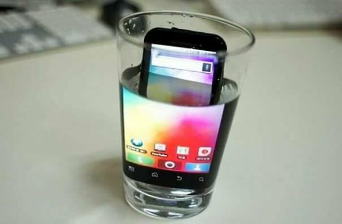 Revolutionary Way To Magnify Your Phone Screen!