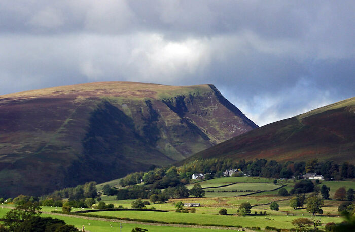 Picture of Lake District with mountains
