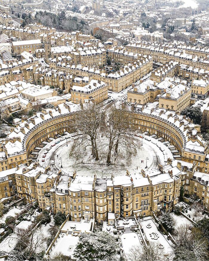 The Circus, A Ring Of 18th Century Large Georgian Townhouses In The Historic City Of Bath, Somerset, England. Designed By Architect John Wood, The Elder