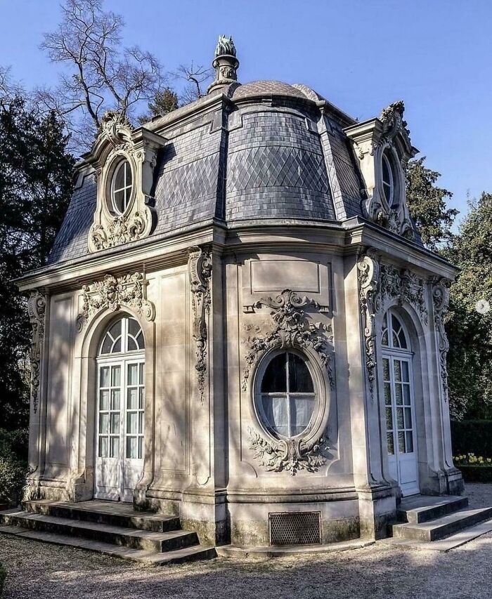 Pavillon Louis Xv A 19th Century Folly In The Parc De Bagatelle, Paris