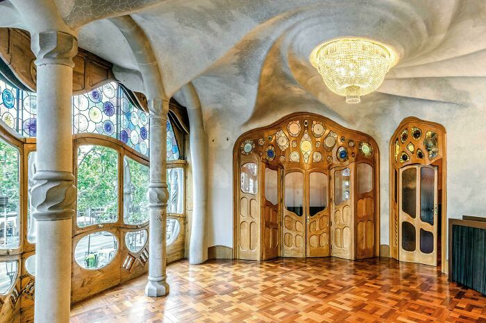 Casa Milà By Antoni Gaudí, Spain