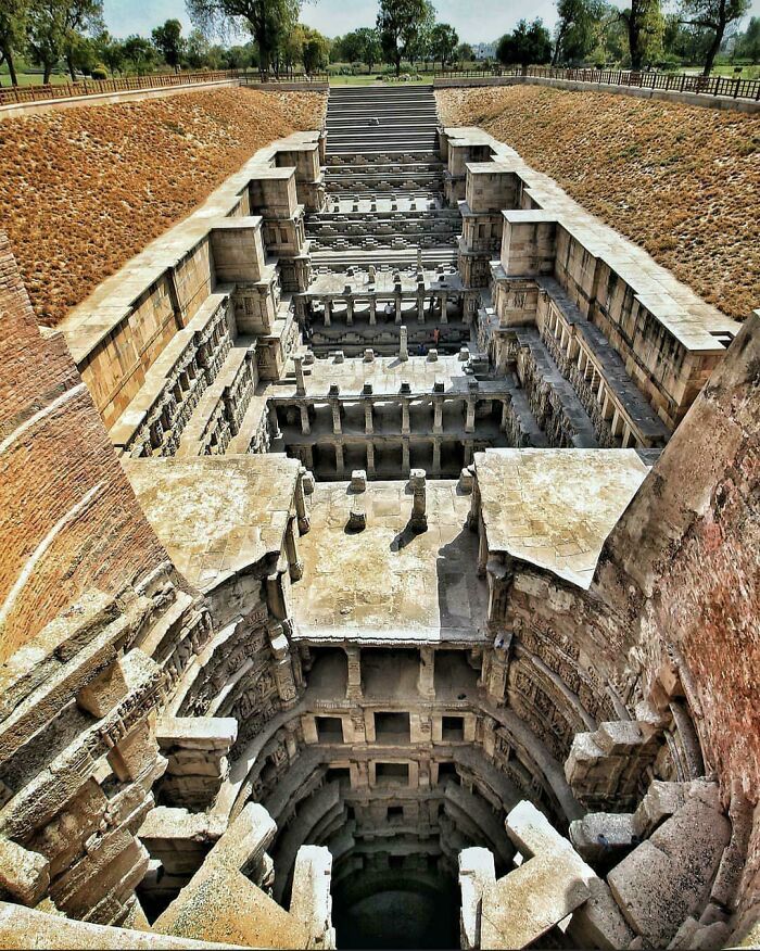 Rani Ki Vav (Queen’s Stepwell) Its Construction Is Attributed To Udayamati, Daughter Of Khengara Of Saurashtra, Queen Of The 11th Century Chaulukya Dynasty And Spouse Of Bhima I. It Listed In Unesco’s World Heritage Sites
