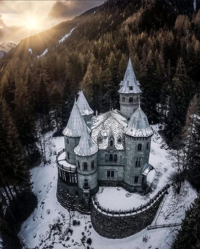 Castle Savoia, Italy