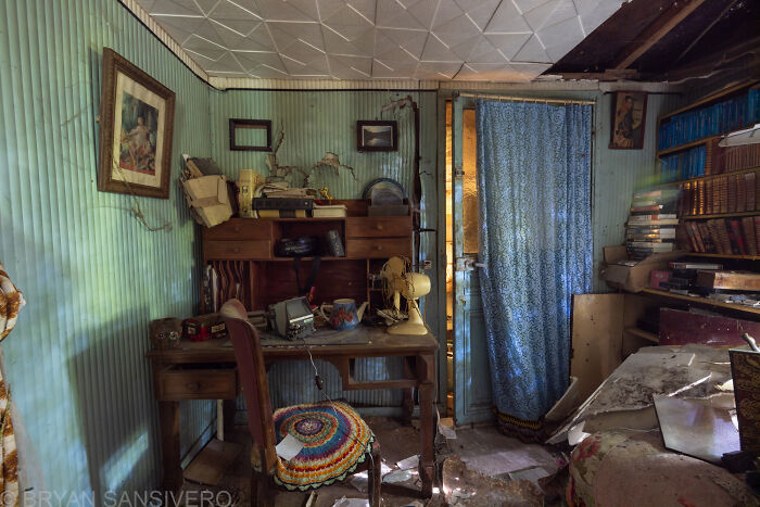 I Discovered An Abandoned House In France Filled With 'Demonic' Dolls (18 Pics) I Discovered An Abandoned House In France Filled With 'Demonic' Dolls (18 Pics)