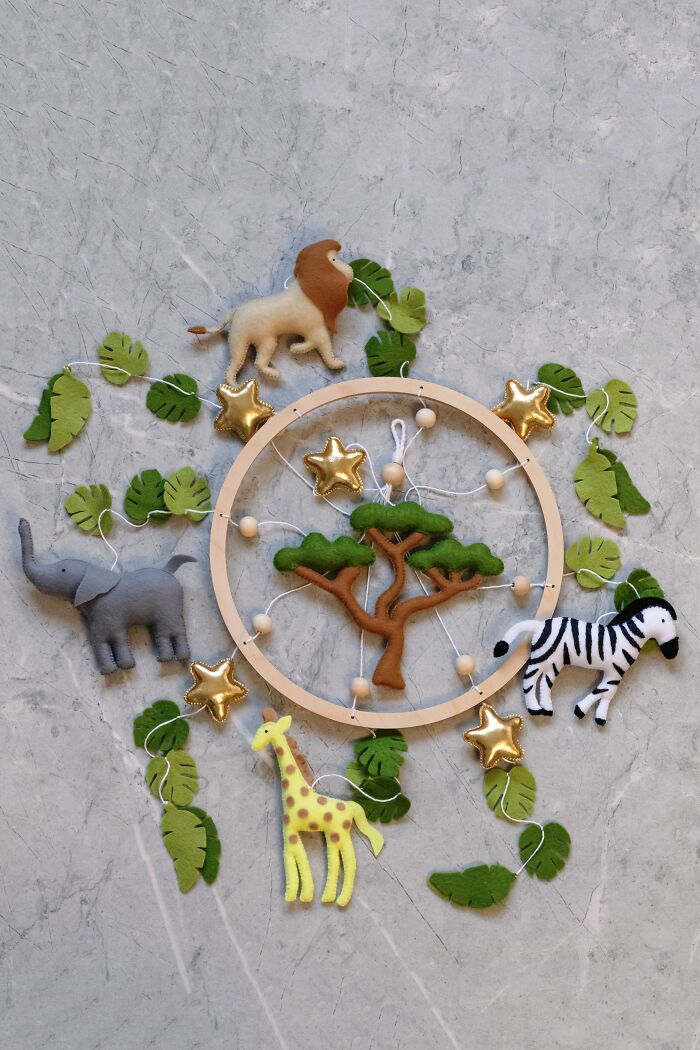 I Made An Adorable Baby Safari Mobile Out Of Felt (10 Pics)