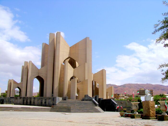 Maqbaratoshoara (Iran)