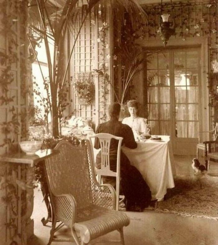 This Is Dowager Empress Marija Fjodorovna Of Russia (Or Princess Dagmar In Denmark) And Queen Alexandra Of The United Kingdom At Their Home Hvidøre In Denmark Which They Didn't Acquire Until 1906. Photo Possibly Late 1900s
