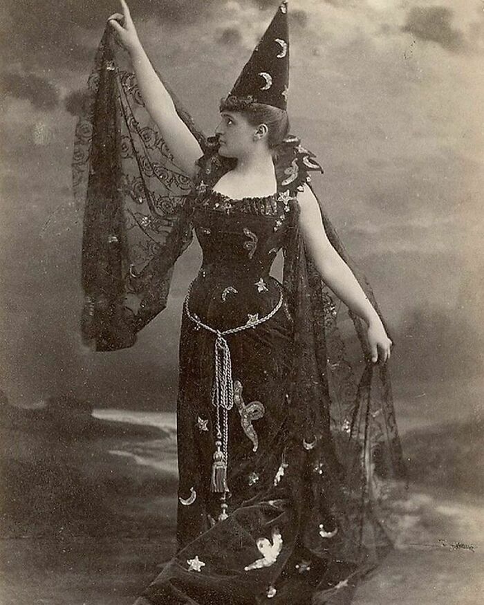 Classic Victorian French Postcard For Halloween Of Witch Circa 1890s