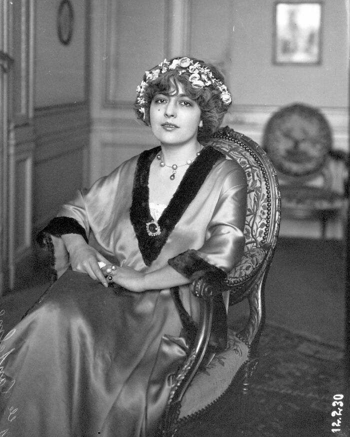 Portrait Of Ginette Lantelme, Was A French Stage Actress, Socialite, Fashion Icon, And Courtesan