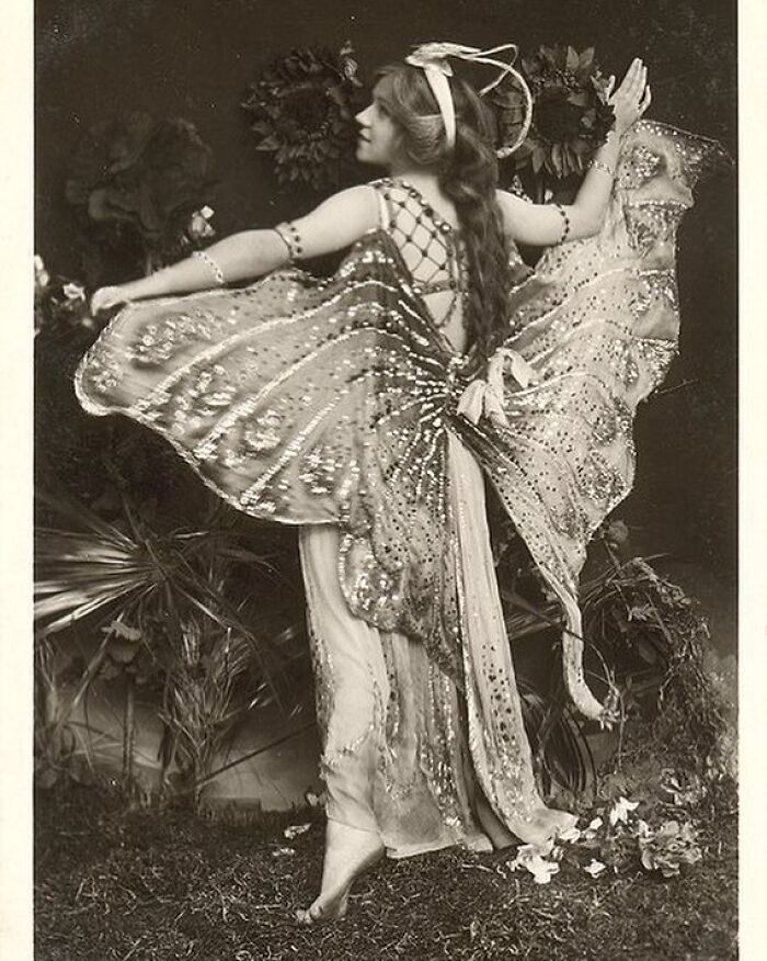 Phyllis Monkman (1892-1976), Actress And Dancer In “The Butterflies” By Foulsham. C.1910