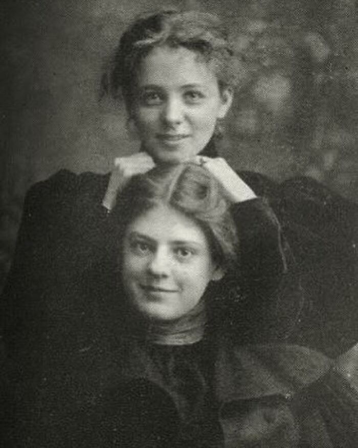  Retrato de las actrices Maude Adams y Ethel Barrymore, tomado en Nueva York alrededor de 1897