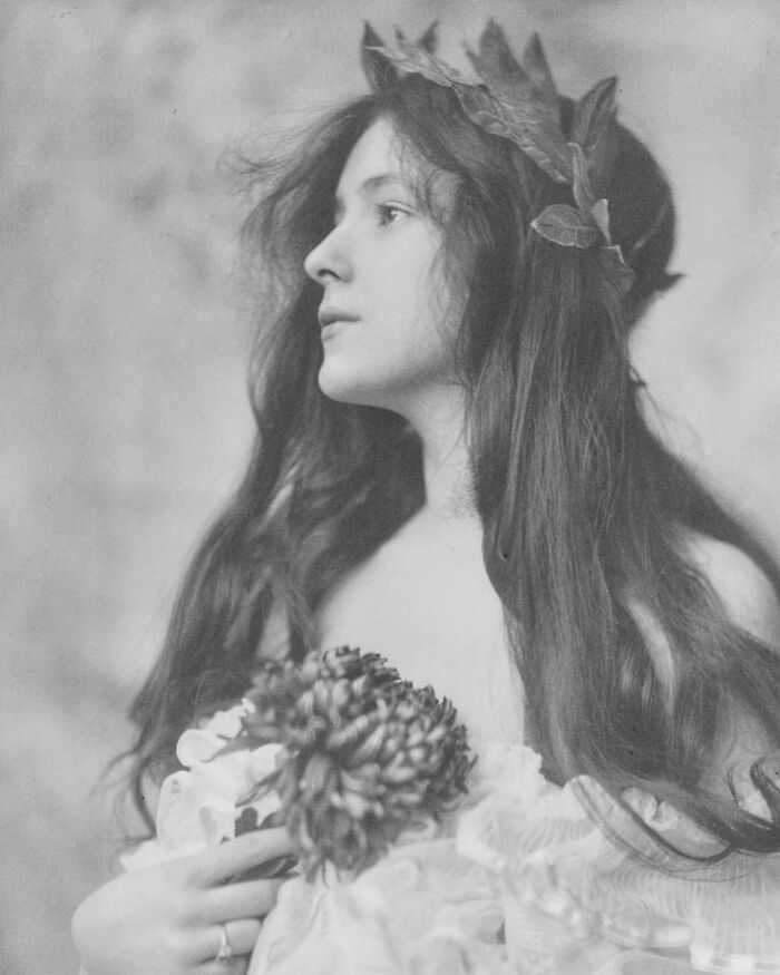 Retrato de la actriz Evelyn Nesbit, fotografiado por Rudolf Eickemeyer Jr., en 1901