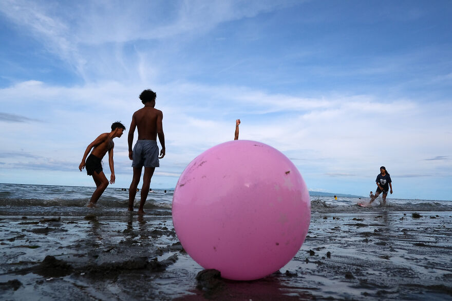 I Love Catching Moments In 'The City Of Gentle People'; Here Are 36 Of My Favourites So Far...
by Hersley Casero