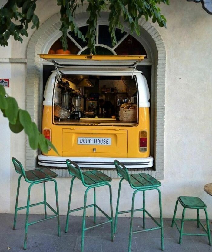 Cafetería con una Volkswagen