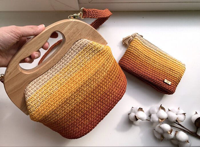 Wooden Clasp Bag With Cosmetic Bag