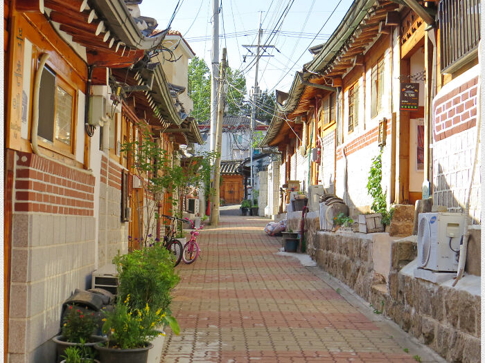 I Cross Stitched Seoul, Bukchon Street (7 Pics)