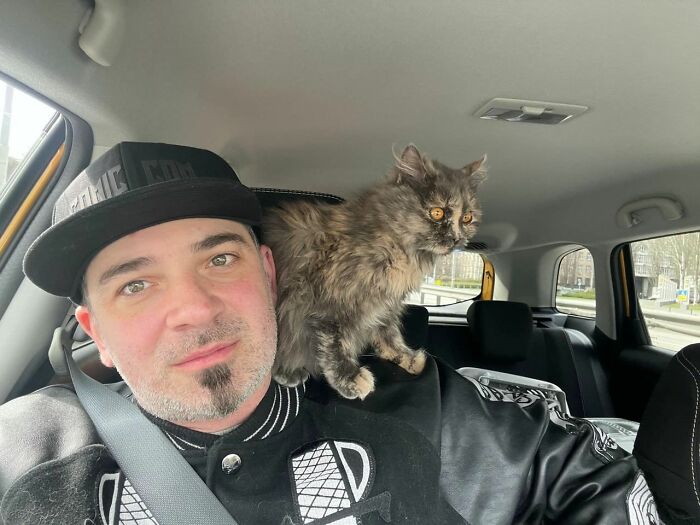 These People In Ukraine Have Dedicated Their Lives To Helping Unfortunate Animals All Across Their Country These People In Ukraine Have Dedicated Their Lives To Helping Unfortunate Animals All Across Their Country