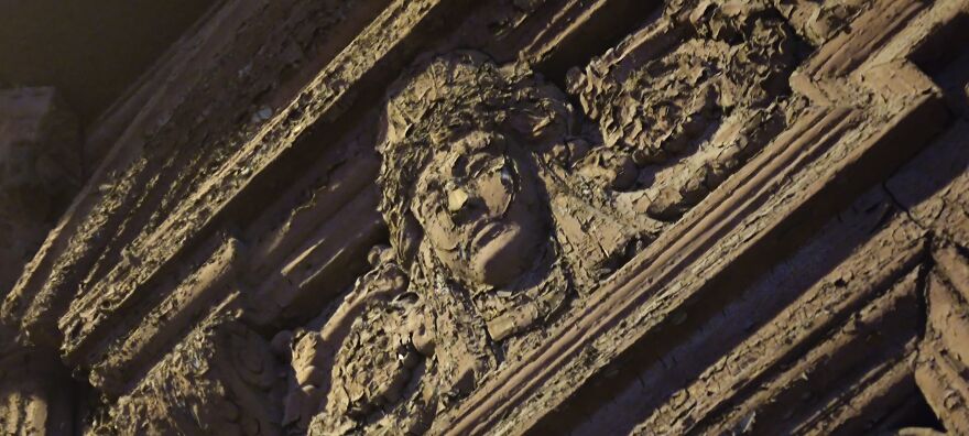 This Giant Door I Found While I Was Walking... (And Yes Ive Only Took This Detail 😅)