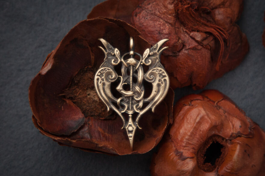 Raven Pendant "Huginn And Muninn" In Bronze