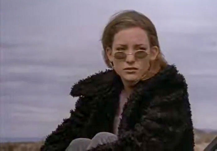 Kate Hudson – Desert Blue (1998)