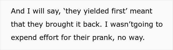 Knowing Their Home Is Tiny, Students Get Revenge On Neighbors Who Stole Furniture From Their House By Not Taking It Back Knowing Their Home Is Tiny, Students Get Revenge On Neighbors Who Stole Furniture From Their House By Not Taking It Back