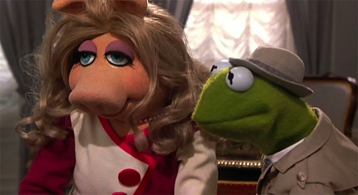 Kermit And Miss Piggy in show's scene 