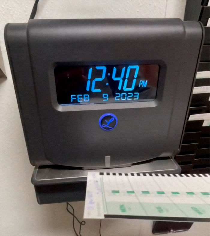 "She Saw Me Punching In And Out": Employee Figures Out How To Cheat The Punch Card System After Being Reprimanded By Boss "She Saw Me Punching In And Out": Employee Figures Out How To Cheat The Punch Card System After Being Reprimanded By Boss