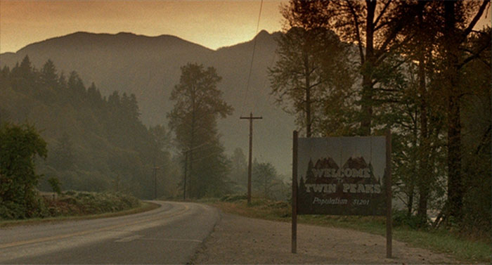 Twin Peaks intro scene