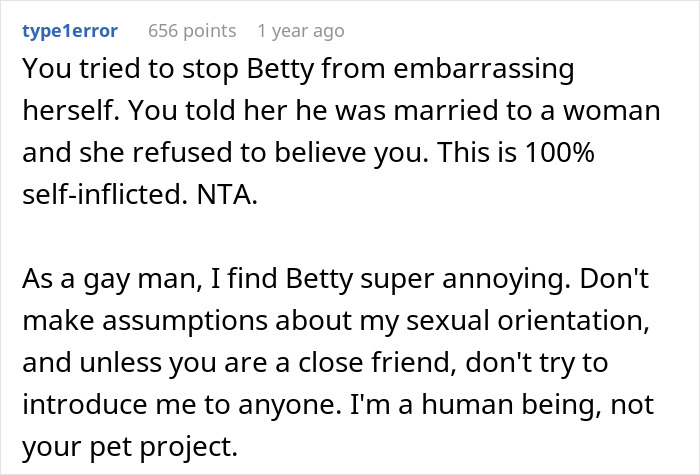 Woman Embarrasses Herself By Confronting Coworker About Him Being Gay Even Though He Isn't Woman Embarrasses Herself By Confronting Coworker About Him Being Gay Even Though He Isn't