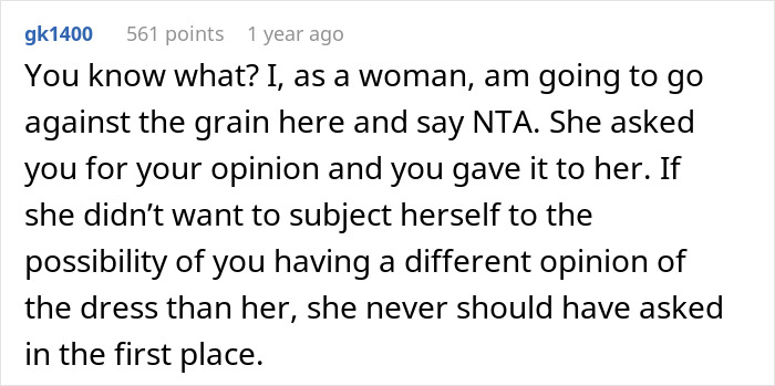 Woman Blocks Fiancé’s Number And Stays At Mom’s House After He Gives An Overly Honest Opinion On Her Wedding Dress